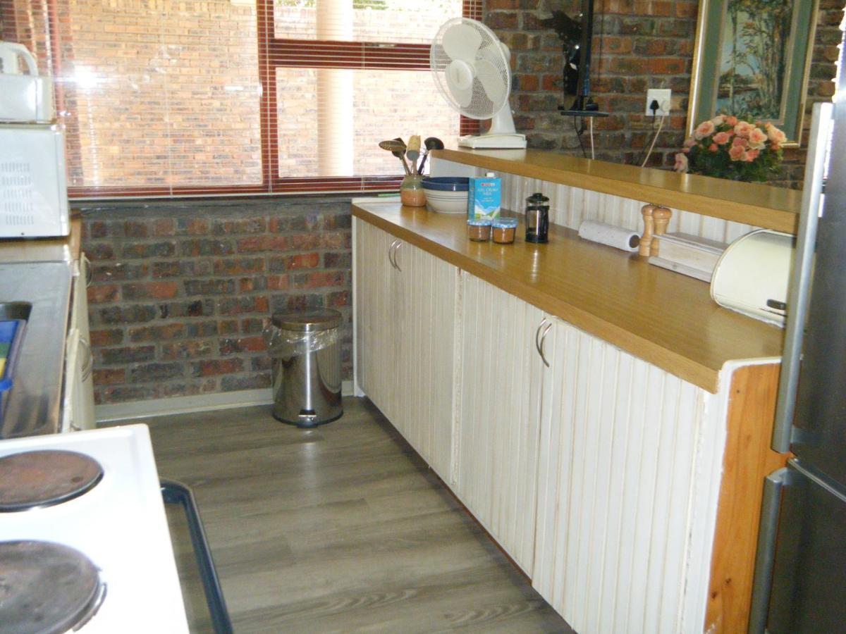 Sea Way Selfcatering Accommodation Беттис-Бей Экстерьер фото