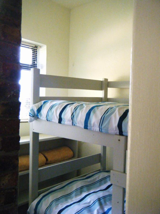Sea Way Selfcatering Accommodation Беттис-Бей Экстерьер фото